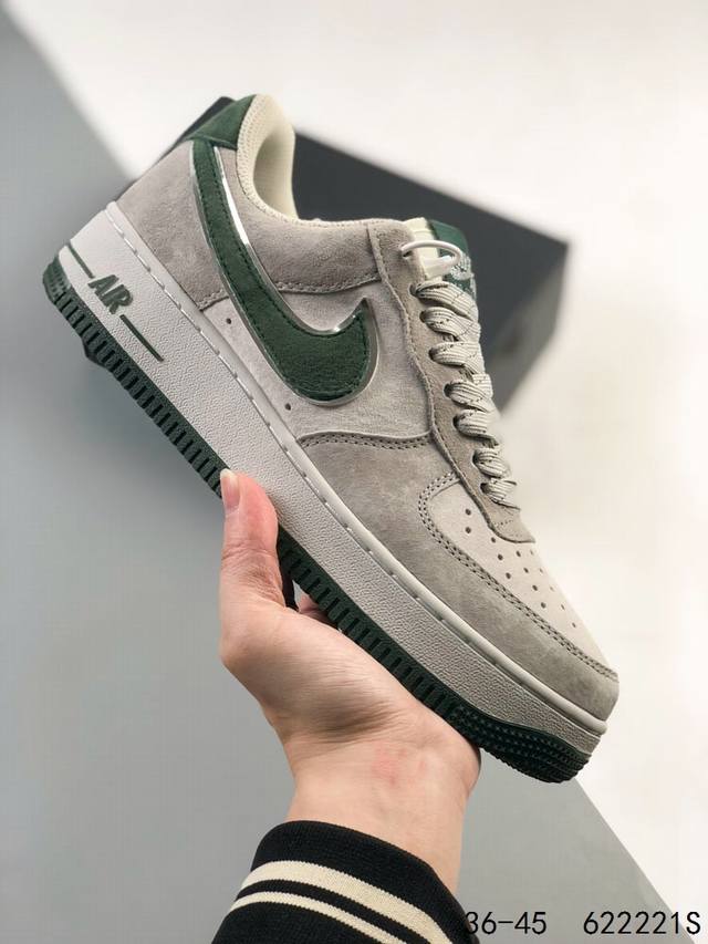 真标带半码！ 耐克nike Air Force 1 Low 空军一号 猪巴革 低帮百搭休闲运动板鞋 柔软、弹性十足的缓震性能和出色的中底设计，横跨复古与现代的外