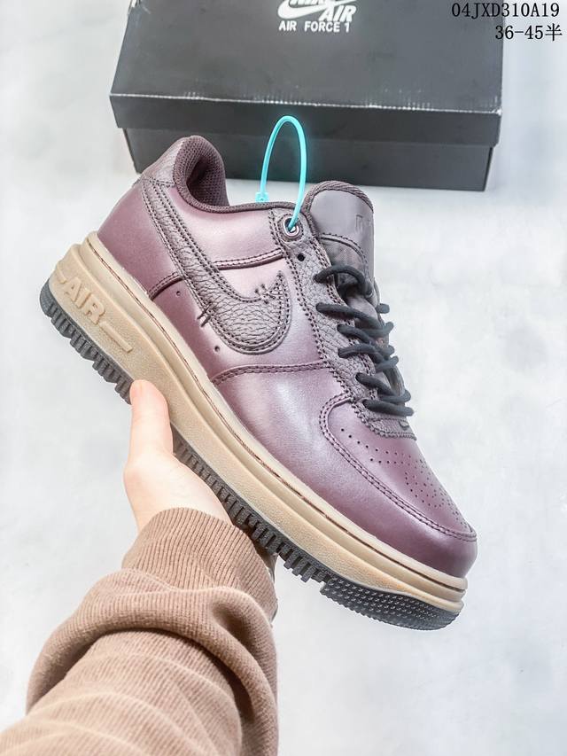 真标带半码nk Air Force 1 Low Luxe 空军一号改良防滑厚底低帮百搭休闲运动板鞋 随著秋季即将到来 以 1982 年原版经典的 Air For