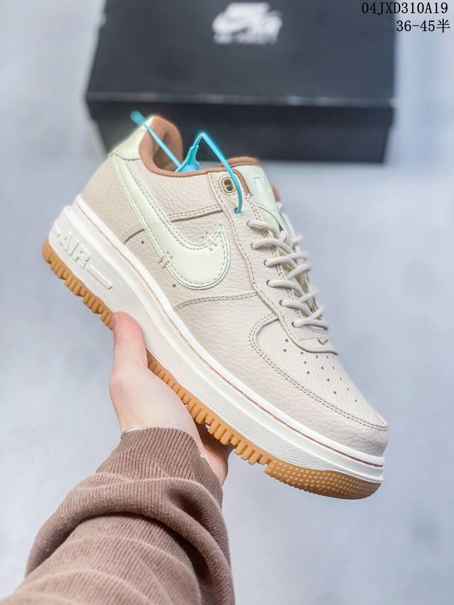 真标带半码nk Air Force 1 Low Luxe 空军一号改良防滑厚底低帮百搭休闲运动板鞋 随著秋季即将到来 以 1982 年原版经典的 Air For