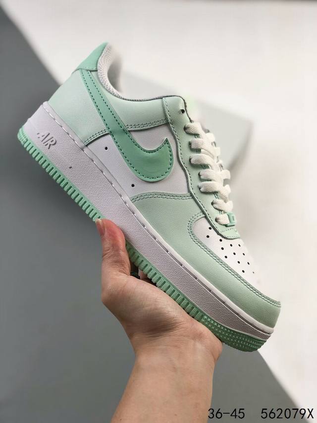 真标带半码！ 耐克nike Air Force 1 Low 空军一号 低帮百搭休闲运动板鞋 柔软、弹性十足的缓震性能和出色的中底设计，横跨复古与现代的外型结合，