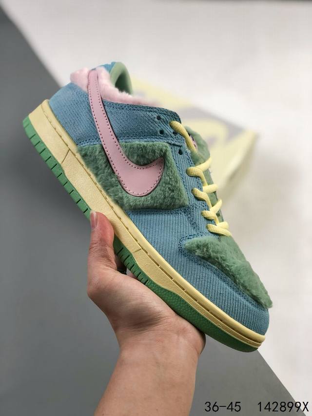 真标带半码！ 耐克nike Sb Dunk Low 复古低帮休闲运动滑板板鞋。采用脚感柔软舒适zoomair气垫，有效吸收滑板等极限运动在落地时带来的冲击力，为