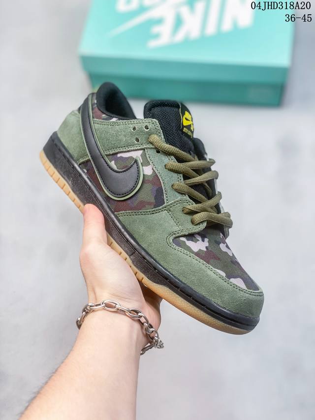 公司级带半码 耐克nike Sb Dunk Low 扣篮系列复古低帮休闲运动滑板板鞋。采用脚感柔软舒适zoomair气垫，有效吸收滑板等极限运动在落地时带来的冲