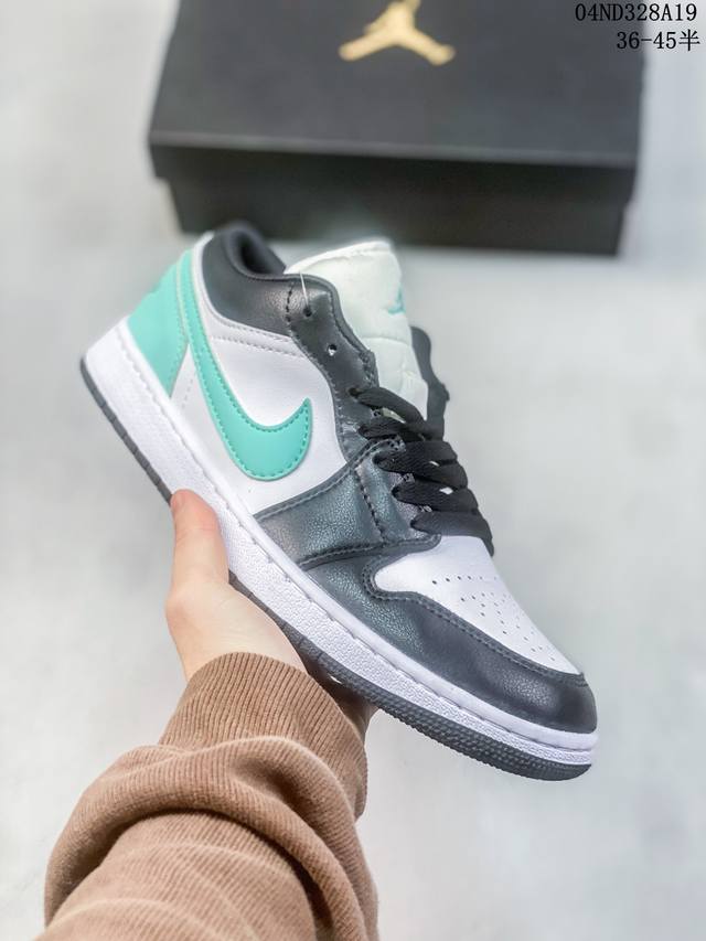 耐克 乔丹air Jordan 1 Low Aj1 乔1 乔丹1代aj1 低帮复古文化休闲运动篮球鞋 从1985 年面世的元年款汲取设计灵感，采用简洁大方的经典