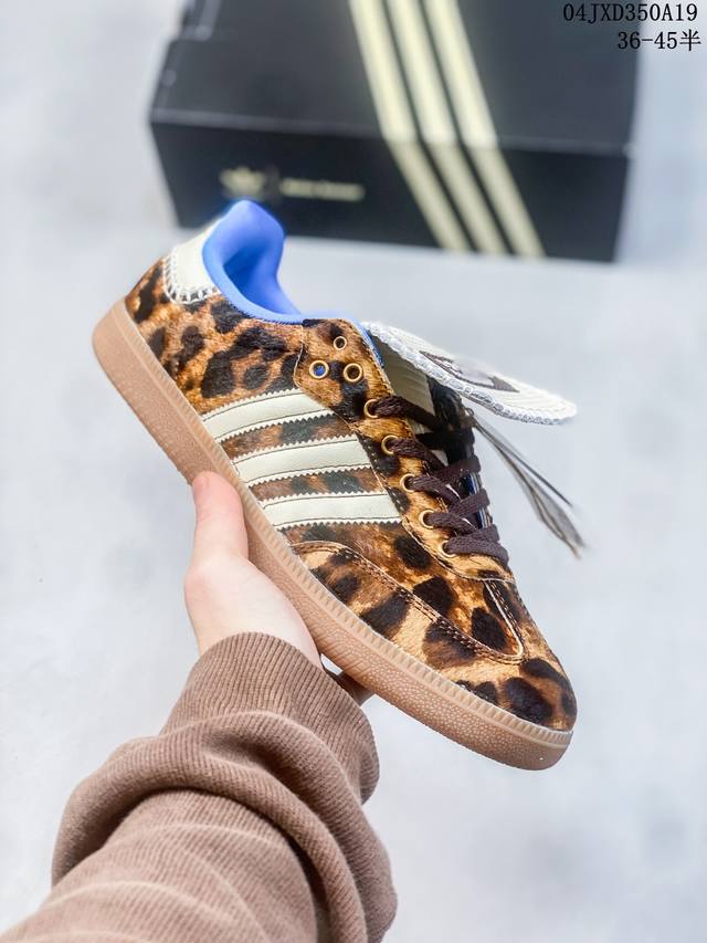 头层马毛 Notitle Xadidas Originals Samba 长舌 马毛 德训鞋 防滑耐磨 低帮板鞋 男女同款 粉蓝 简约大方的设计造型，使noti