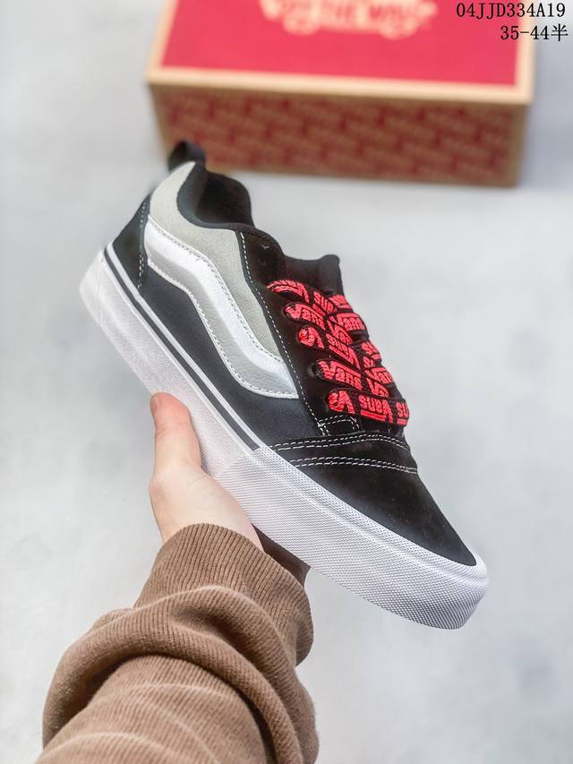 万斯 Vans Knu-Skool Vr3 面包鞋 坎普尔 茱利安系列低帮复古硫化休闲运动板鞋“肥胖版大logo” 要说整个2024年最为热门的鞋型之一， 面包