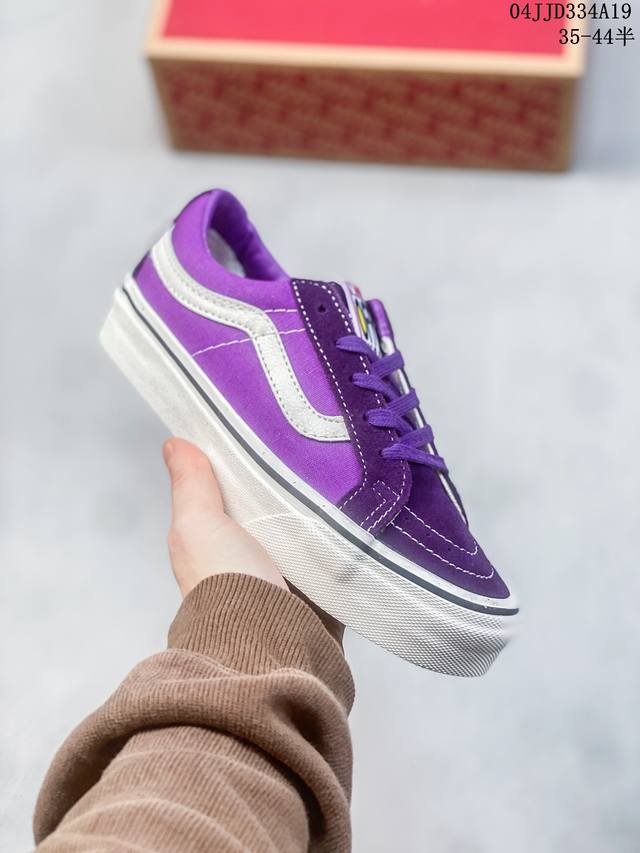 万斯 Vans Knu-Skool Vr3 面包鞋 坎普尔 茱利安系列低帮复古硫化休闲运动板鞋“肥胖版大logo” 要说整个2024年最为热门的鞋型之一， 面包