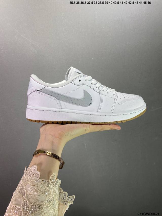 公司级air Jordan 1 Low 当前市场最优版本 陆续上架 全鞋采用原装头层皮，用料扎实 精雕细琢 鞋型极致还原 飞翼3D打印改良 深度立体 四线中底拉