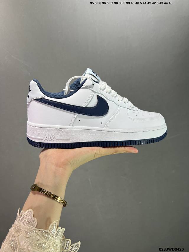 公司级耐克nike Air Force 1 Low 空军一号 白酒红 低帮百搭板鞋情侣休闲鞋运动小白鞋。柔软、弹性十足的缓震性能和出色的中底设计，横跨复古与现代