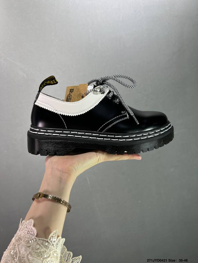 Dr.Martens 马丁大夫 公司规格 全机车走线 原材生产 头层牛皮 进口橡胶大底 耐穿耐磨 专柜包装 手贴袋 一应俱全 爱酷的女生 男生 可以入手啦 秋冬