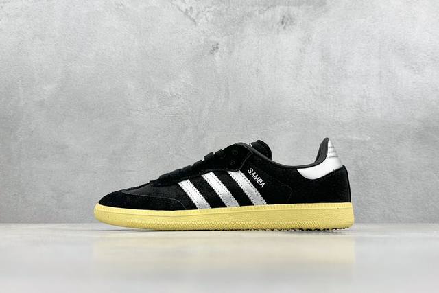 R版 Adidas Originals Samba Vegan 桑巴德训鞋 Adidas 近70年的经典samba Og修长的鞋楦,略微尖尖的鞋头,翻毛皮的鞋头