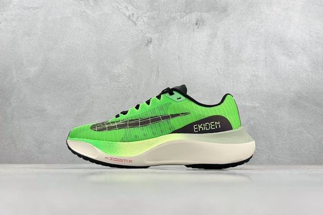 Yh版 Nk Zoom Fly 5 Prm 不可战胜系列轻量飞织低帮休闲运动慢跑鞋 此鞋专为短跑运动员而生，是为 5 至 10 公里距离的赛事和训练打造。整体设