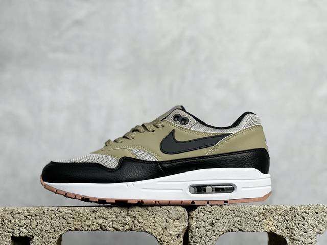 Nk Air Max 1 初代复古气垫慢跑鞋 由tinker Hatfeld和mark Parker在1987年设计 灵感来自于巴黎蓬皮杜中心 Tinker H