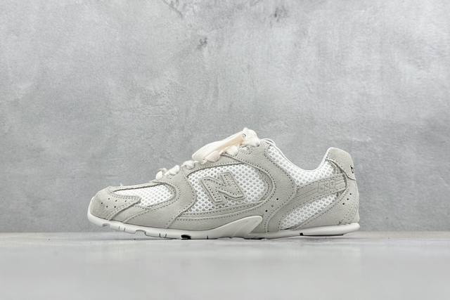 F版 Miu Miu X New Balance联名款运动鞋 New Balance 530 学院风 公司级版本 联名款只保留了旧版nb530 的流线型与鞋头部