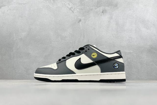 Dk版 Nike Dunk Low 白绿笑脸 此款主张打破传统的工业化流水线设计限制，以made By Ideas的超级创意为理念，集结众多潮流设计师，结合时下