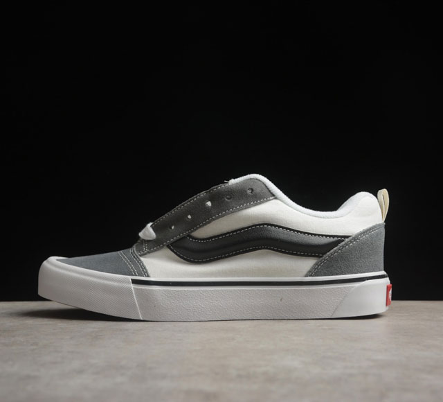 Vans Classics Knu Skool 灰白拼接 棋盘格面包鞋 Vn0009Qc6Pa Vans超火的土豆鞋，复古经典，鞋头放大、包边上移加厚、鞋舌加厚