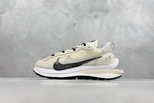 放店私 C版 Sacai X Nike Vaporwaffle 白黑 联名解构走秀款 清洁度鞋型完美 原楦原纸板 同步原厂生产工艺流程 网纱、皮料、Swhoos