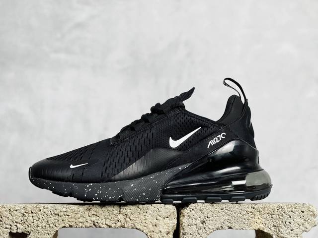 放店私 Nike Air Max 270 Flyknit 混合科技 透气后掌半气垫慢跑鞋 兼具非凡优质外观和出色穿着体验！性能出众的一双透气鞋面后置半掌气垫运动