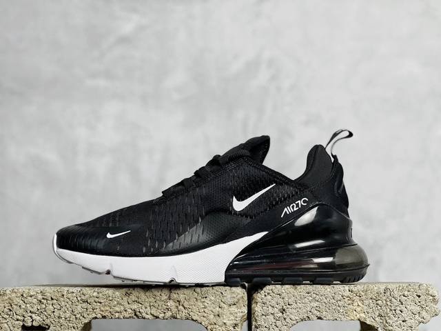 放店私 Nike Air Max 270 Flyknit 混合科技 透气后掌半气垫慢跑鞋 兼具非凡优质外观和出色穿着体验！性能出众的一双透气鞋面后置半掌气垫运动