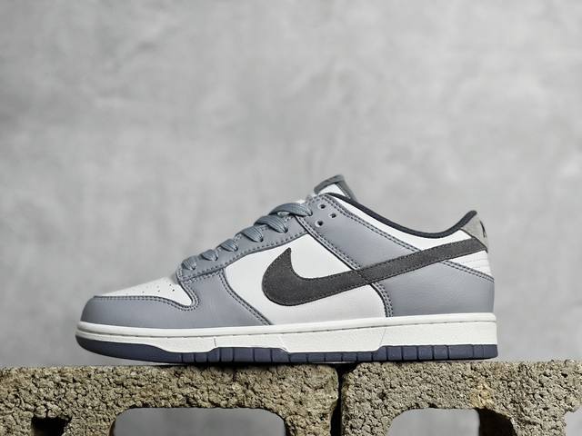 Bm版 放店私 Nk Dunk Low ”Light Carbon“ 简约灰白 Sb低帮休闲板鞋 货号：Fj4188- 鞋身整体以经典的皮革材质覆盖，配色方面也