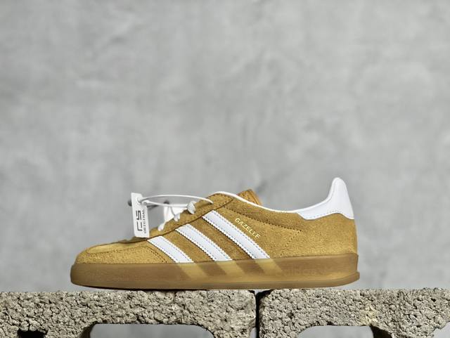 放店私 全新cs版本adidas Originals Gazelle Indoor 黄白 原厂材料 原厂高频鞋舌 正确大底 采用进口黄色仿毛皮 原厂鞋垫 货号：