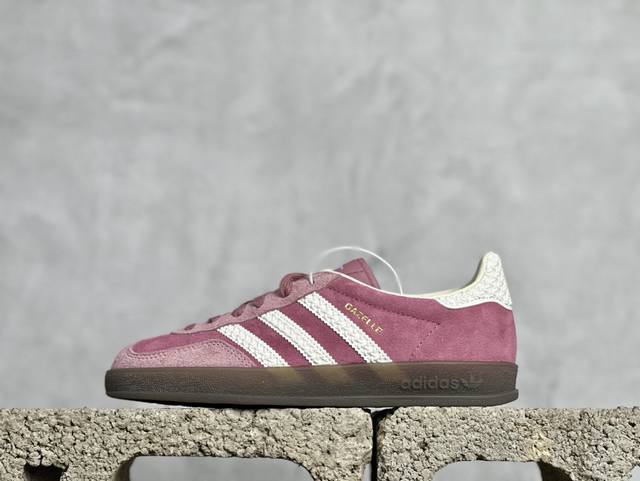 放店私 全新cs版本adidas Originals Gazelle Indoor 粉红 原厂材料 原厂高频鞋舌 正确大底 采用进口粉色仿毛皮 原厂鞋垫 货号：