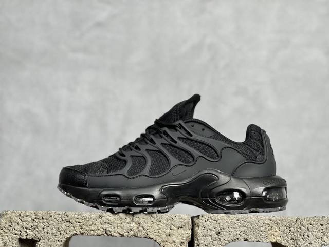 Mx版 Nk Air Max Plus 时尚运动轻便透气低帮气垫跑步鞋 鞋面和外底采用再生聚酯纤维制成 其中10% 为 Nk Grind 该品牌采用工厂废料和再