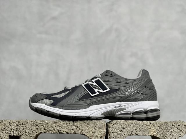 Dt版 New Balance Nb 1906 此款简约大方的造型设计，给人以随性休闲的时尚格调，穿着舒适轻便，运动灵活自如，满足日常个性穿搭。 Size：36