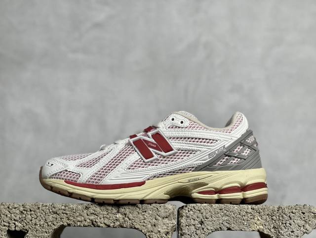 Dt过验版#Newbalance2002R 复古单品正确版本 正品原档 区别市面错误版本 Newbalance2002R经典的配色，沿袭了面世之初的经典科技，以