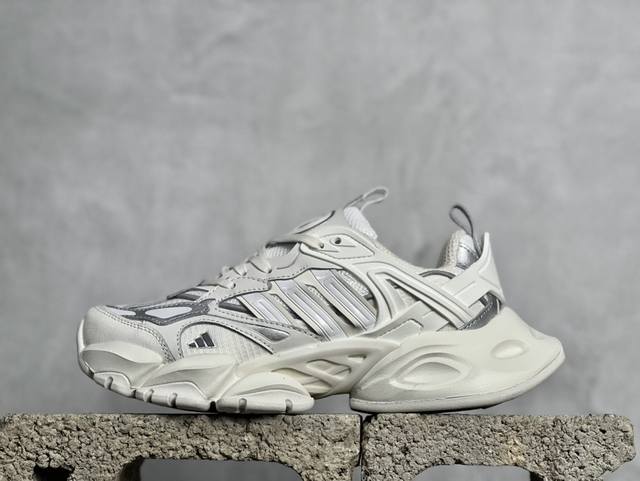 Adidas Vento Xlg Deluxe 潮流前卫科技 休闲运动老爹鞋 未来科技主义线条勾勒前卫张力 呈现饱满立体的3D感鞋身 浑厚中底搭载轻薄橡胶外底