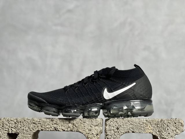 福利特价 放店私 nikeairvapormax Flyknit 2二代大气垫百搭休闲运动慢跑鞋 原装氦气蒸汽大气垫 标准气压 延续初代经典设计，条纹针织月球鞋