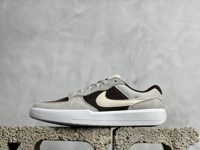 放店私 xl版 Nike Sb Force 58 硫化杯底 传统篮球风格 原楦版型 nike Sb Force 58 男 女滑板鞋采用包边设计 经久耐穿 硫化结