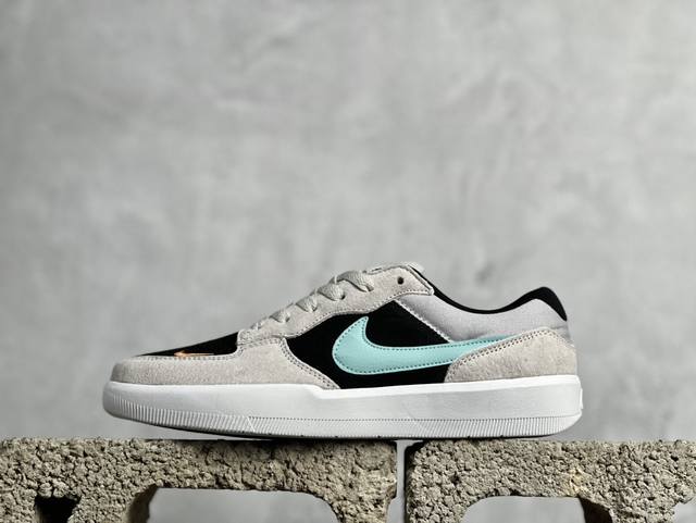 放店私 xl版 Nike Sb Force 58 硫化杯底 传统篮球风格 原楦版型 nike Sb Force 58 男 女滑板鞋采用包边设计 经久耐穿 硫化结