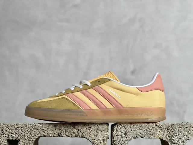 H11版 放店私 阿迪达斯adidas Gazelle Indoor 羚羊内训系列低帮复古百搭休闲运动德训风板鞋 90年代经典的复刻版！自60年代以足球训练鞋面