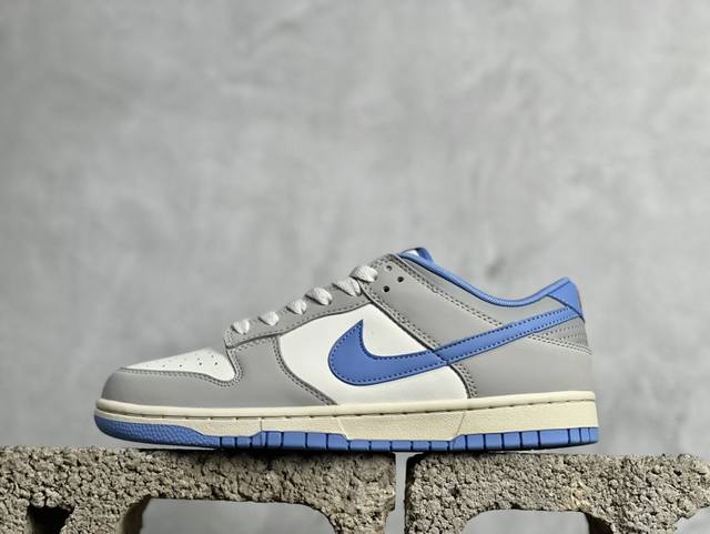 St版 放店私 nk Dunk Low Athletic Department 灰蓝色 Sb低帮休闲板鞋 Fn7488-133 #配色采用全皮革制成，配有网眼鞋