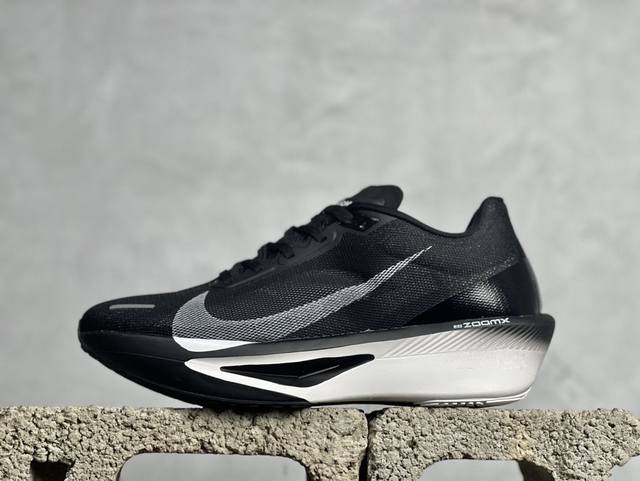 放店私 nk Zoom Fly 6 耐克超弹轻盈跑步鞋 Fn8454-001 #鞋款搭载 Flyknit 材料 打造出众弹性 易于穿脱。采用react技术 轻盈