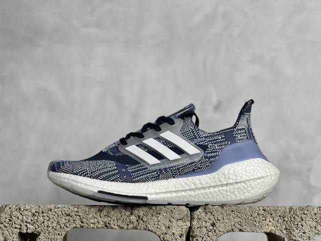 福利特价 Xl版 Ad Ultra Boost 21 厚底爆米花跑鞋 较ub20增加6%Boost，全掌boost将缓震和能量回馈再一次进行了升级，提供更好的舒