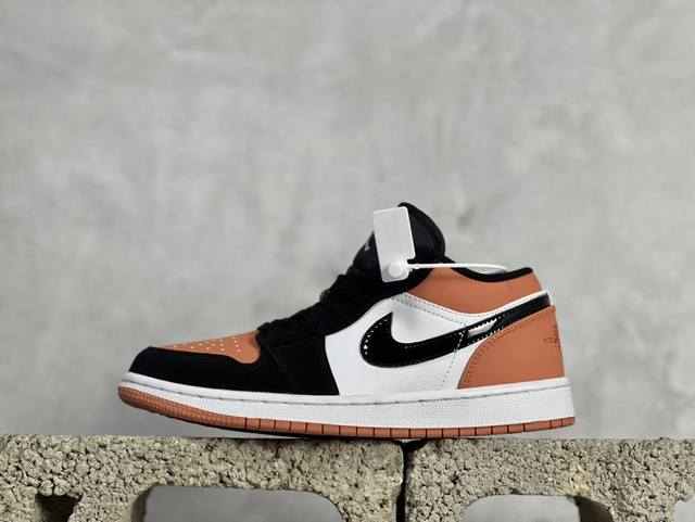 史诗版特价 Air Jordan Aj1 Low 低帮系列 原装楦头纸板开发 完美鞋型 超高清洁度 鞋型不臃肿别扭 原厂内置全掌气垫 A模大底 鞋舌aj原厂专用