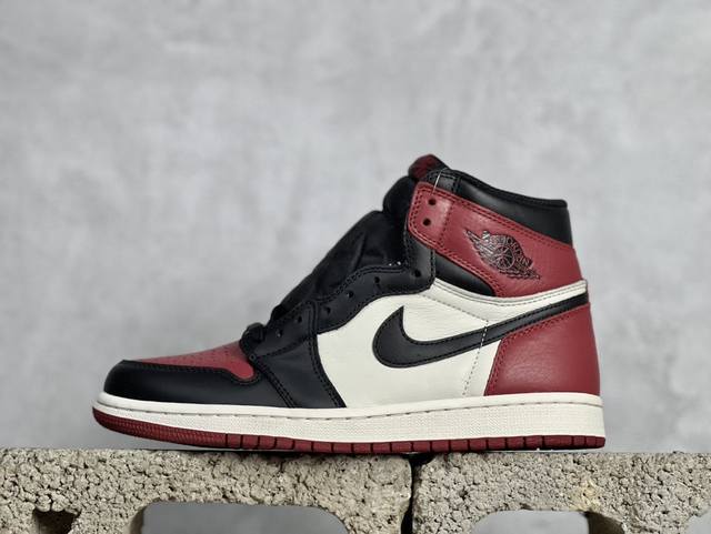 Dt福利 Air Jordan 1 Retro High Og Aj1 乔1黑红脚趾高帮篮球鞋 555088-610 #最具性价比 用料绝不含糊 鞋子质感 整体