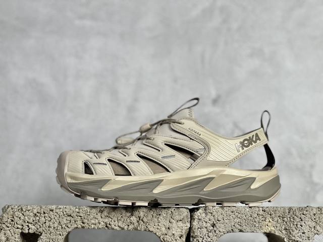 B版 Hoka One One Hopara 户外机能山地凉鞋 #鞋型从外观就给人强烈的户外机能感，粗犷率性的厚底设计，继承了 Hoka One One 跑鞋