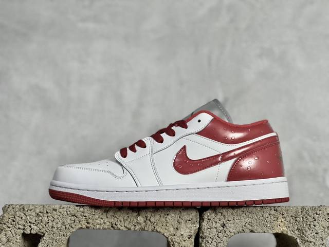 K版 Air Jordan 1 Low 白红 Aj1乔1低帮休闲板鞋 同步官方配色 市场唯一独家头层皮打造 原鞋原档案开发 原厂皮料 原档冲孔鞋头 正确满胶鞋垫