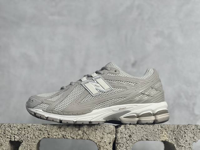 c版 New Balance 1906系列复古老爹风休闲运动慢跑鞋 M1906Rgr #采用轻质牛剖革拼接透气网眼衬垫织物鞋面材质 T-Beam大底提供足步弓支