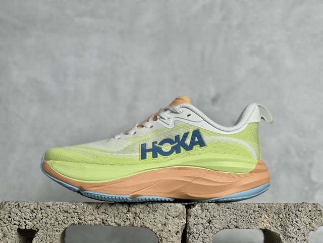 b版 Hoka One One Mach 6 新一代旗舰竞速跑鞋 #鞋款采用顶尖碳板技术、中底泡棉科技以及几何学，设计符合自然步态的不对称鞋面和鞋底结构；大底在