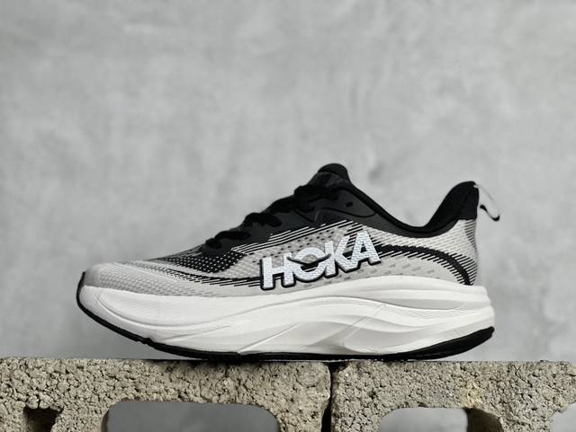 b版 Hoka One One Mach 6 新一代旗舰竞速跑鞋 #鞋款采用顶尖碳板技术、中底泡棉科技以及几何学，设计符合自然步态的不对称鞋面和鞋底结构；大底在