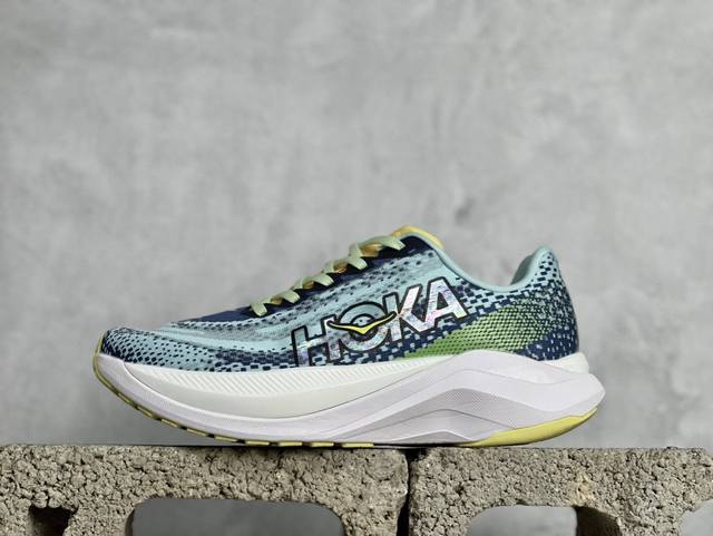 hoka One One于盛夏时节推出全新竞速跑鞋 Mach X，Profly-X结构中搭载peba X推进板，主打高弹缓震性能，让进阶跑者无论在日常训练还是竞