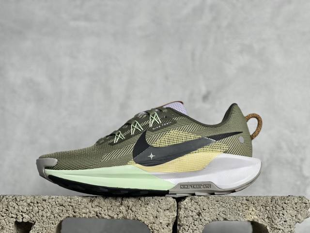 xl Nike Reactx Pegasus Trail 5 next Nature 越野跑步鞋 登月兼顾迅疾外观和稳固脚感 后跟覆面和中足动态支撑巧妙融合 缔