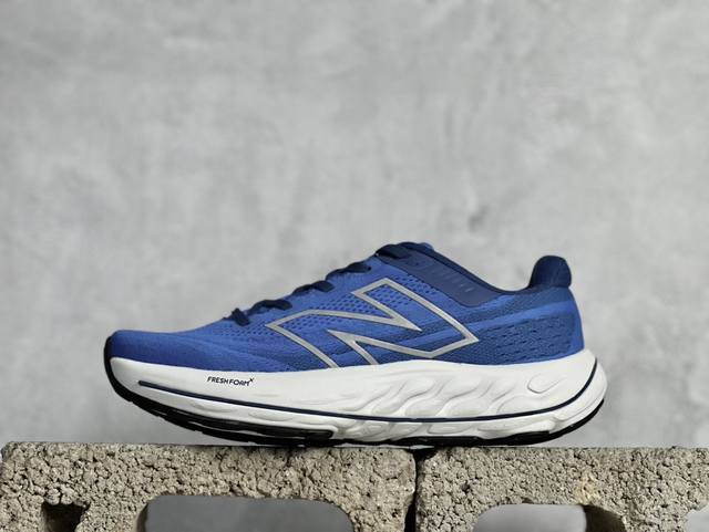 new Balance Fresh Foam X Vongo V6 新百伦nb 系列超轻量化低帮休闲运动慢跑鞋 采用超轻透气3D针织网眼材料结构鞋面及打印log