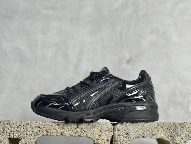 开学福利 Asics Tiger Gel- 0系列亚瑟士低帮户外风休闲运动跑步鞋 早在 年 Asics 就推出了流行的 2004 Gel- 0 的新版本 该产品