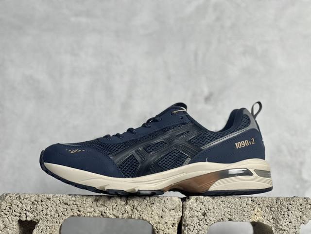 开学福利 Asics Tiger Gel- 0系列亚瑟士低帮户外风休闲运动跑步鞋 早在 年 Asics 就推出了流行的 2004 Gel- 0 的新版本 该产品