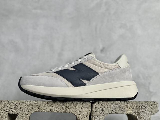 Nb新百伦new Balance U370 低帮复古休闲运动慢跑鞋 采用优质合成材料制成 轻便的鞋面和缓冲外底确保了舒适度 官方货号: U370Cawl 尺码：