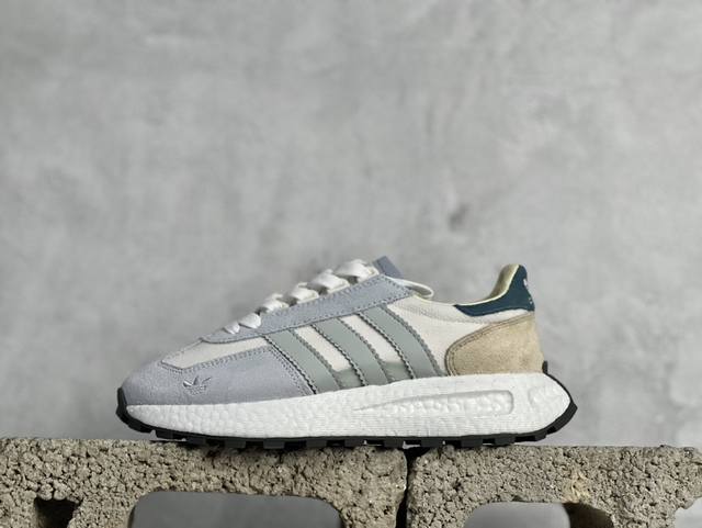 Adidas Racing E5 Boost Prototype 速度轻盈复古系列 百搭透气运动慢跑鞋 全新boost轻量缓震鞋底材质 轻盈又不失动感，此款 I